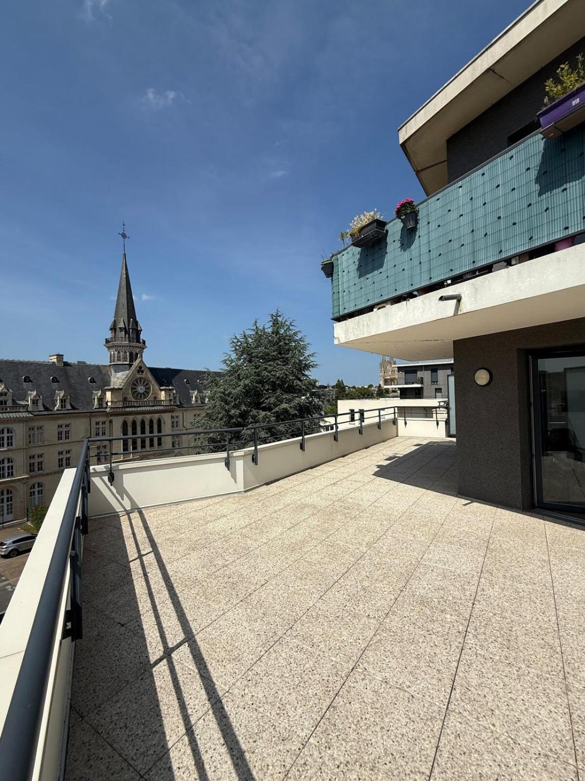 Renovated With 50 M2 Terrace *
