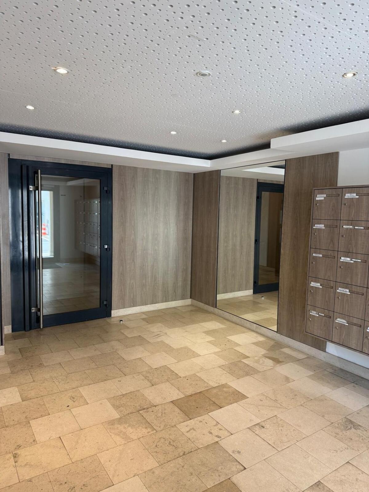 Apartment Renovated With 50 M2 Terrace Caen